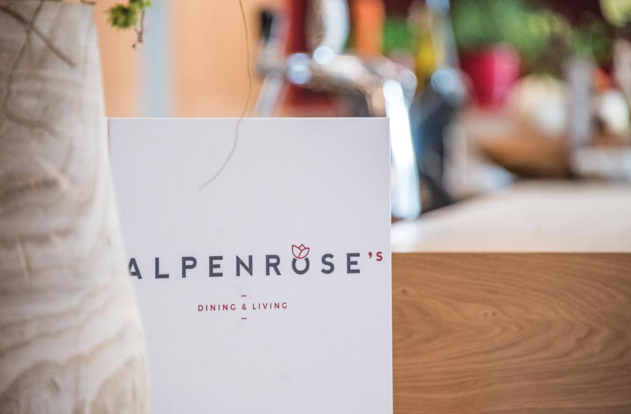 Dining & Living Alpenrose Apartment เบรสซาโนเน ภายนอก รูปภาพ